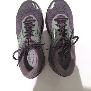 BROOKS Running ARIEL '18 WIDE/D SIZE 9